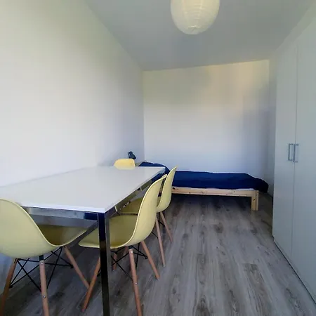 Seaside With Free Parking Apartment